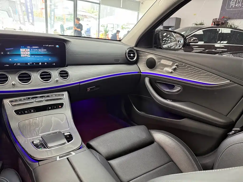 Mercedes-Benz E-Class 2022 — фото 16