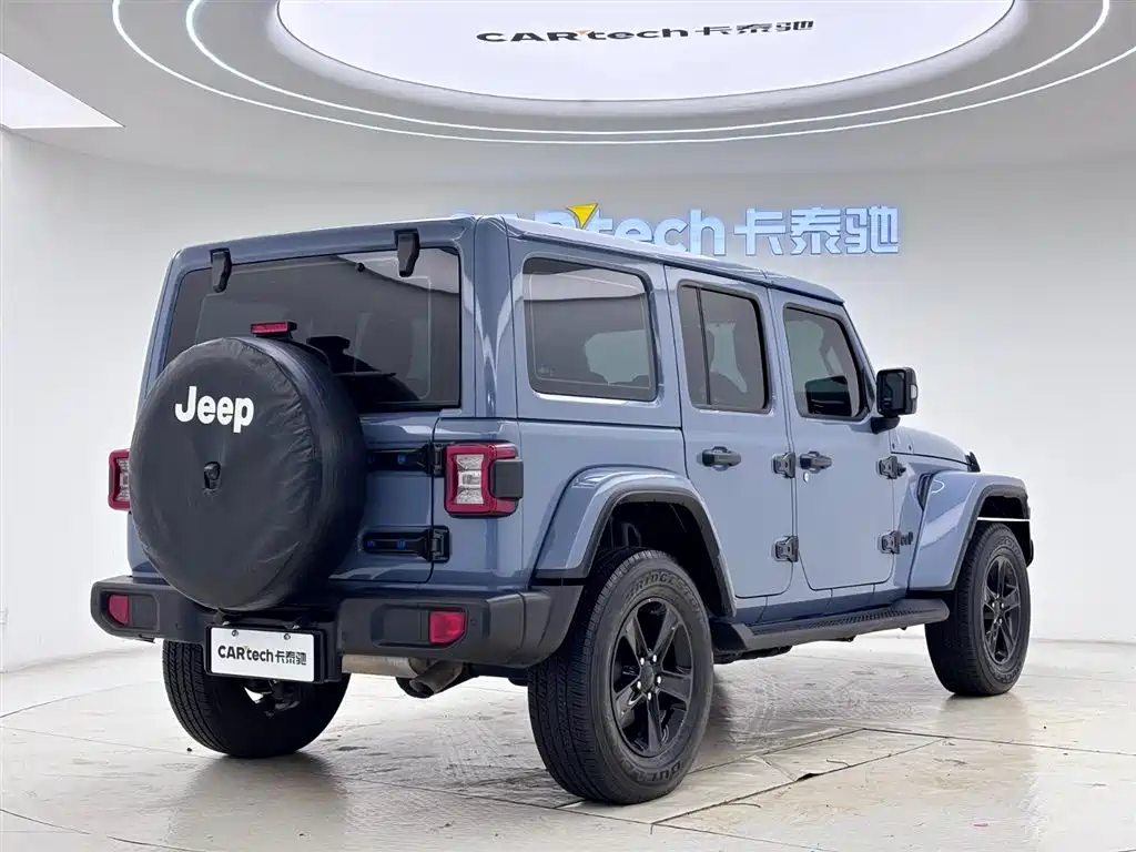 Jeep Wrangler 2023 — фото 12