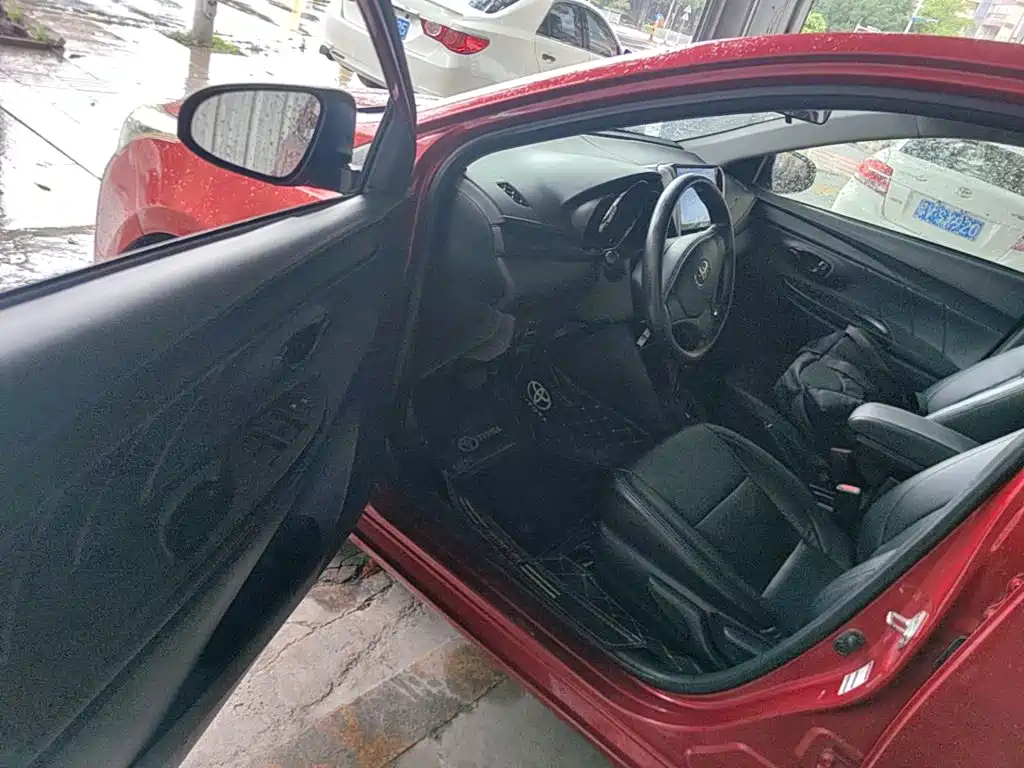 Toyota Yaris L 2016 — фото 16