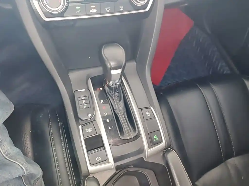 Honda Civic 2018 — фото 14