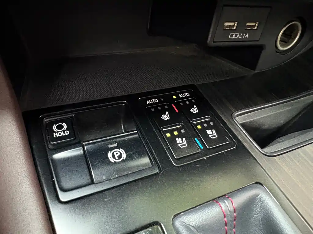 Lexus RX 2020 — фото 13