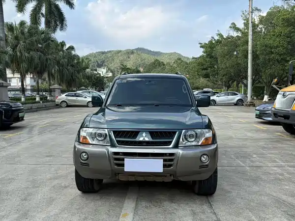 Mitsubishi Pajero 2008