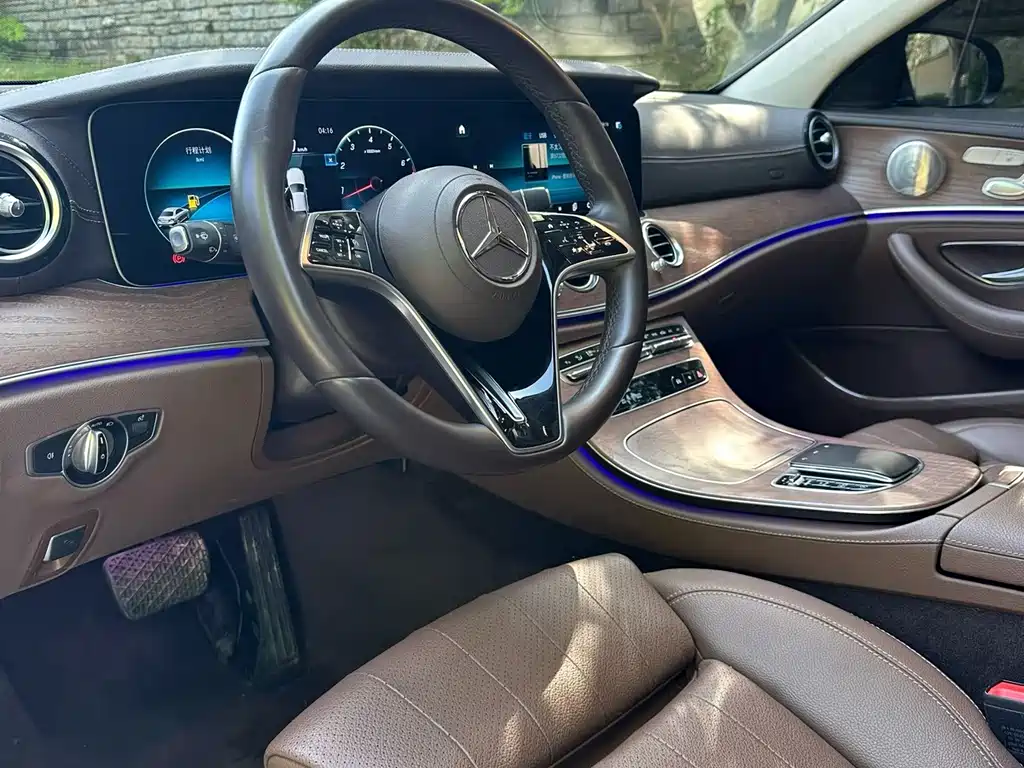 Mercedes-Benz E-Class 2022 — фото 8