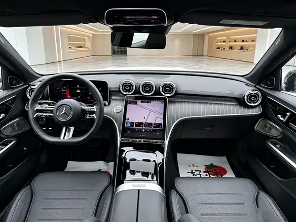 Mercedes-Benz C-Class 2024