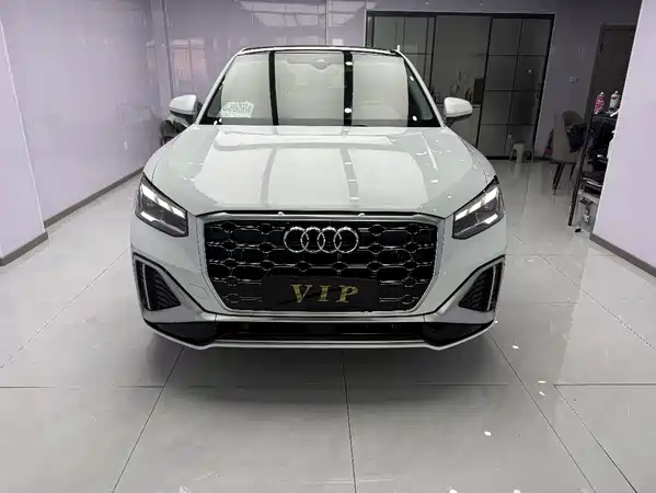 Audi Q2L 2023