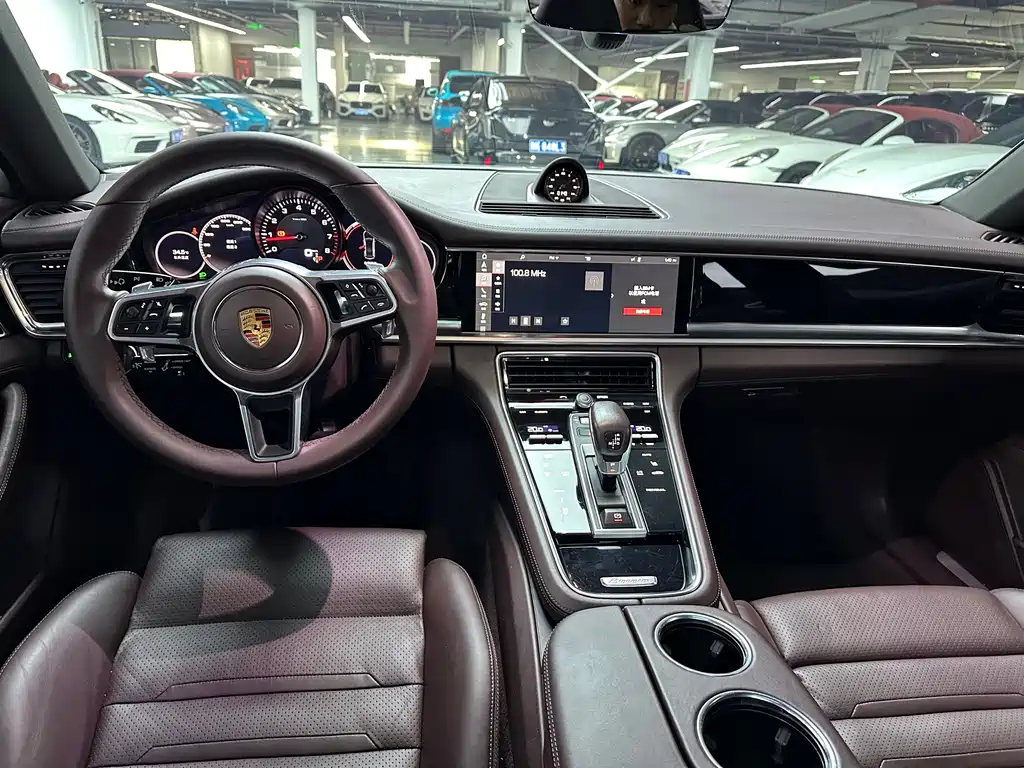 Porsche Panamera 2017 — фото 9