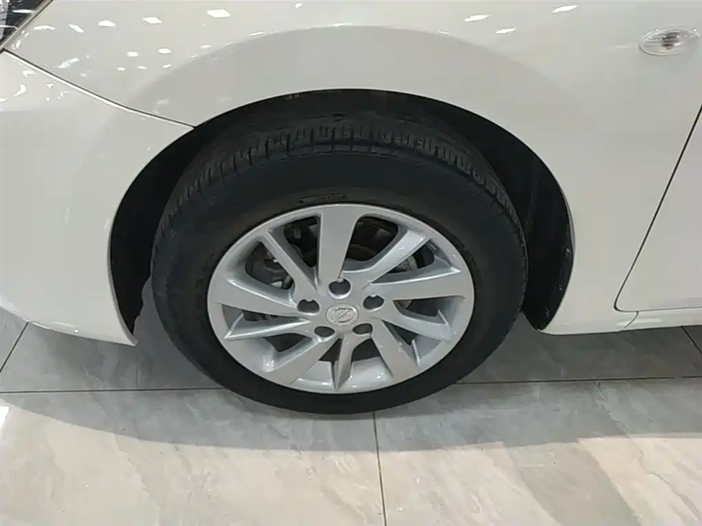 Nissan Tiida 2019 — фото 23