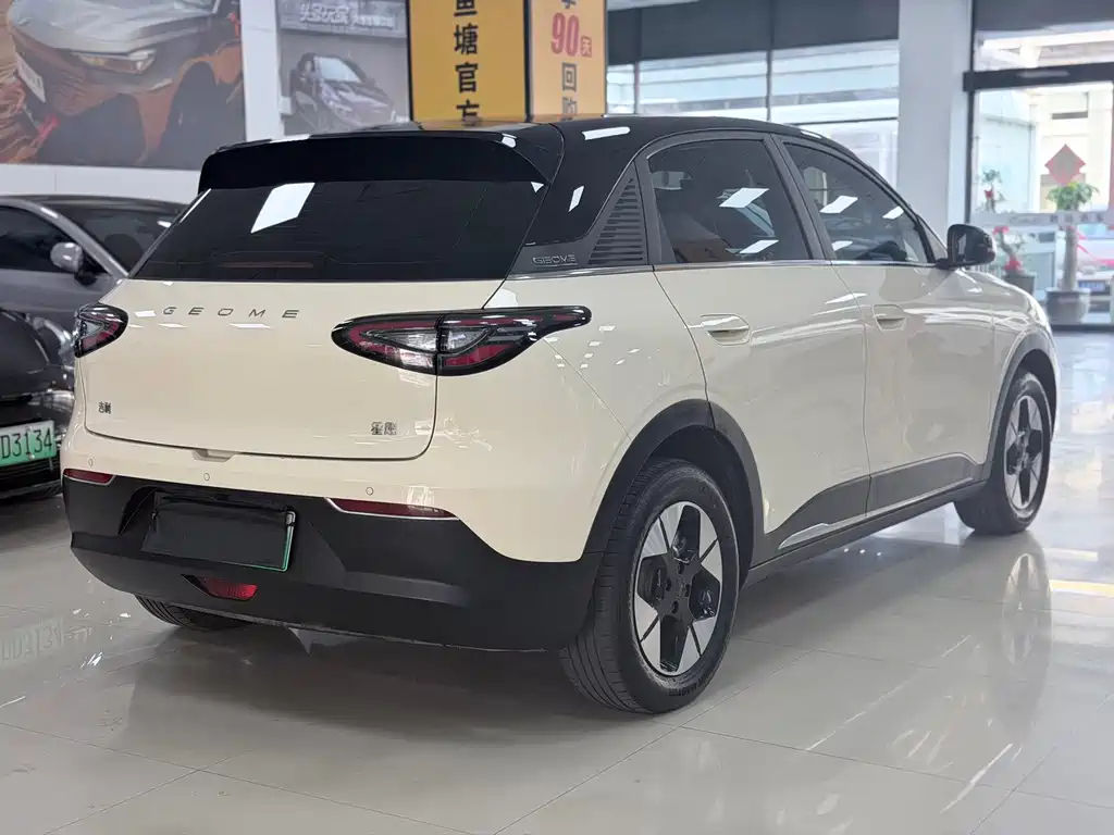 Geely Galaxy Starwish 2024 — фото 4