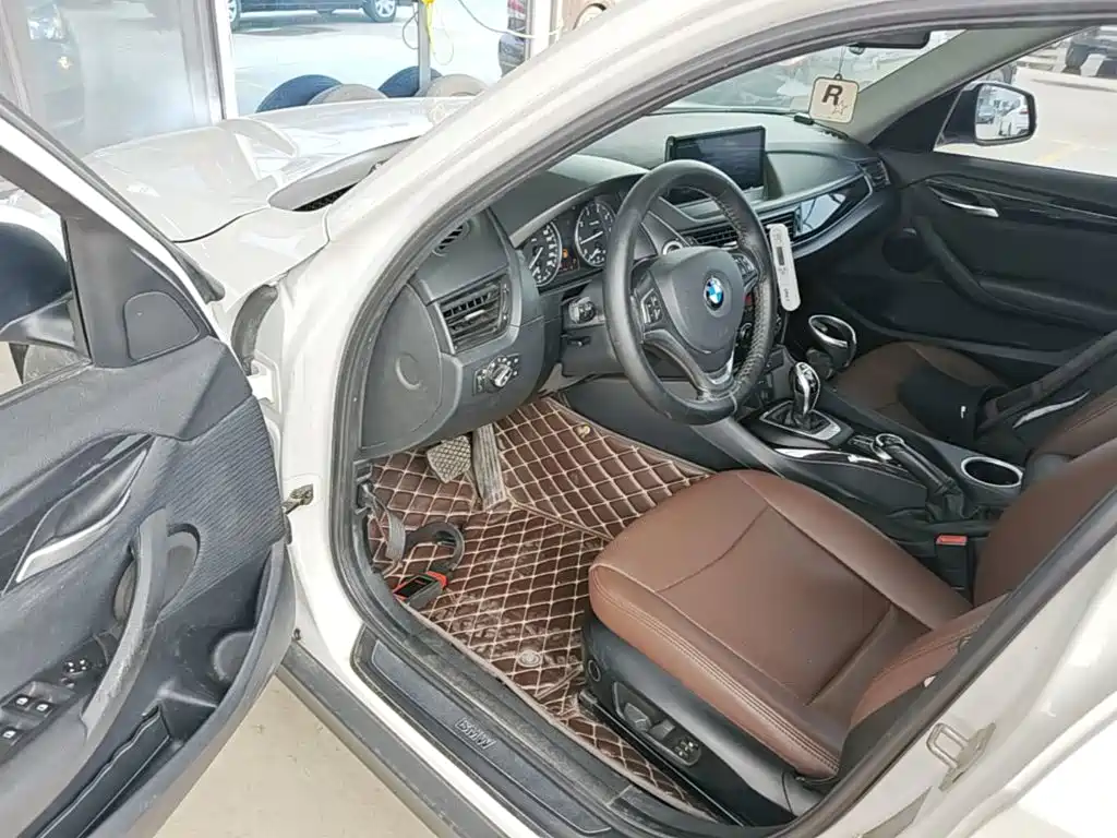 BMW X1 2015 — фото 16