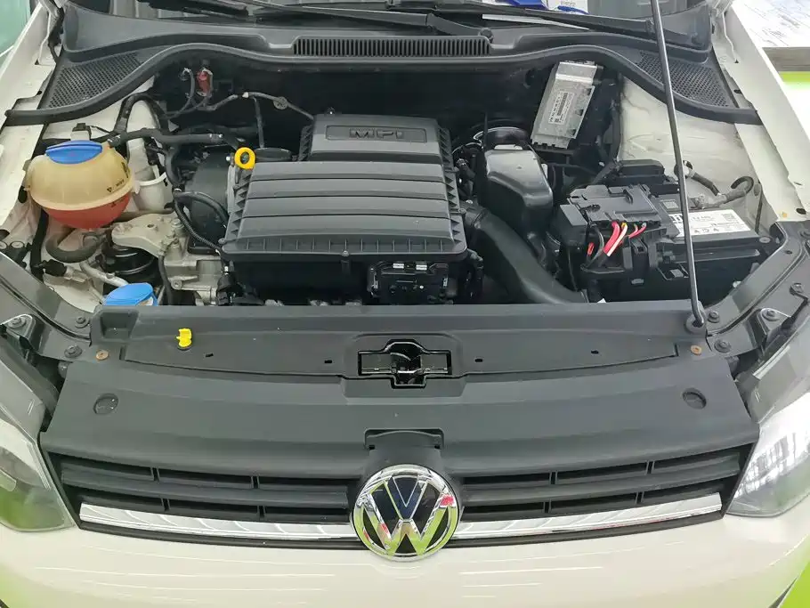 Volkswagen Polo 2016 — фото 10