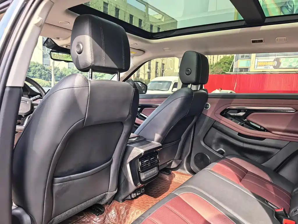 Land Rover Evoque 2024 — фото 13