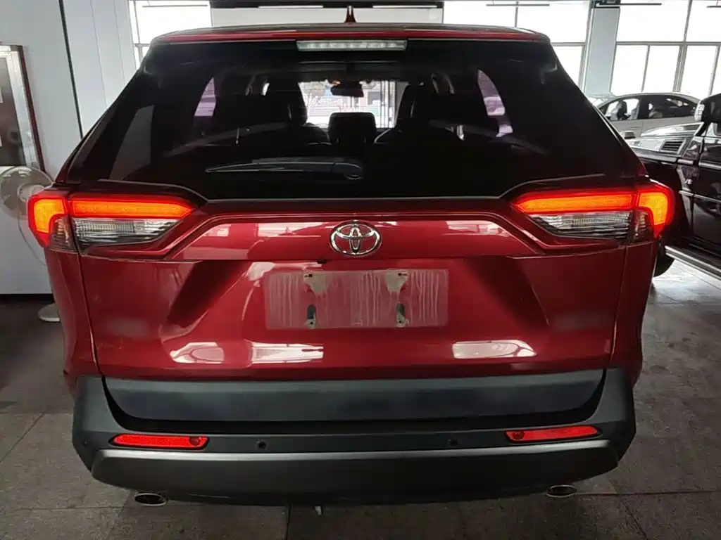 Toyota RAV4 2019 — фото 6