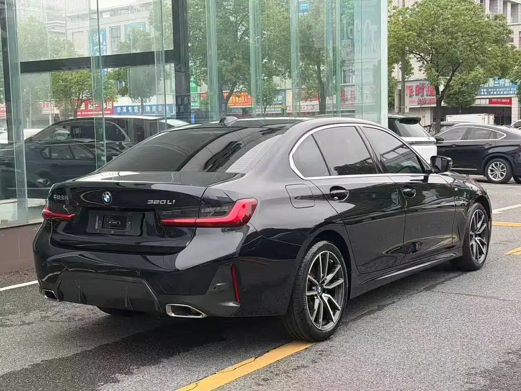 BMW 3 Series 2023 — фото 10