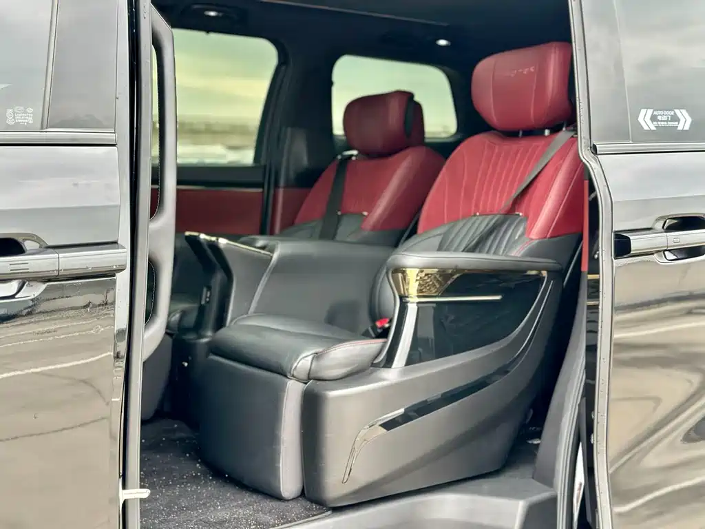 GAC Motor Trumpchi M8 2023 — фото 6