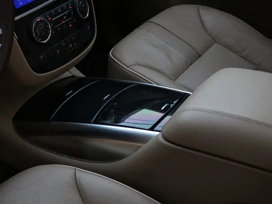 Mercedes-Benz R-Class 2014 — фото 15