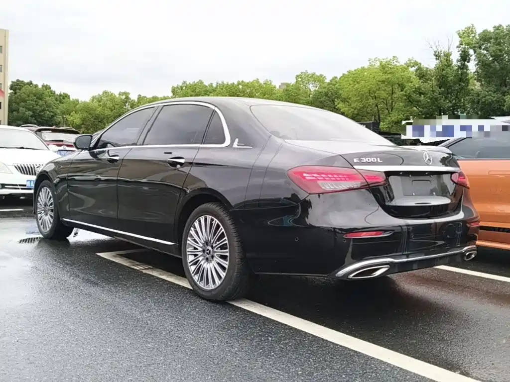 Mercedes-Benz E-Class 2023