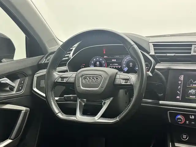 Audi Q3 2021 — фото 14