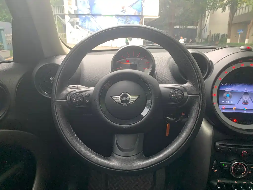 MINI Countryman 2015 — фото 10