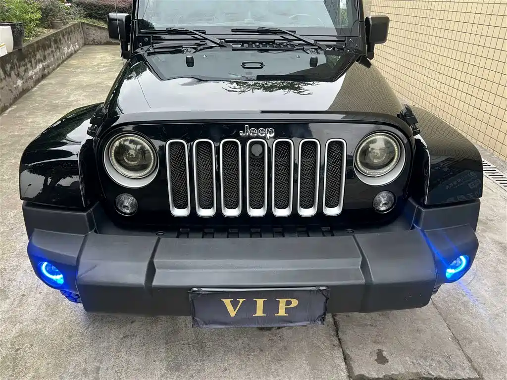 Jeep Wrangler 2017 — фото 17