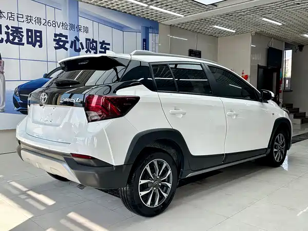 Toyota Yaris L 2022