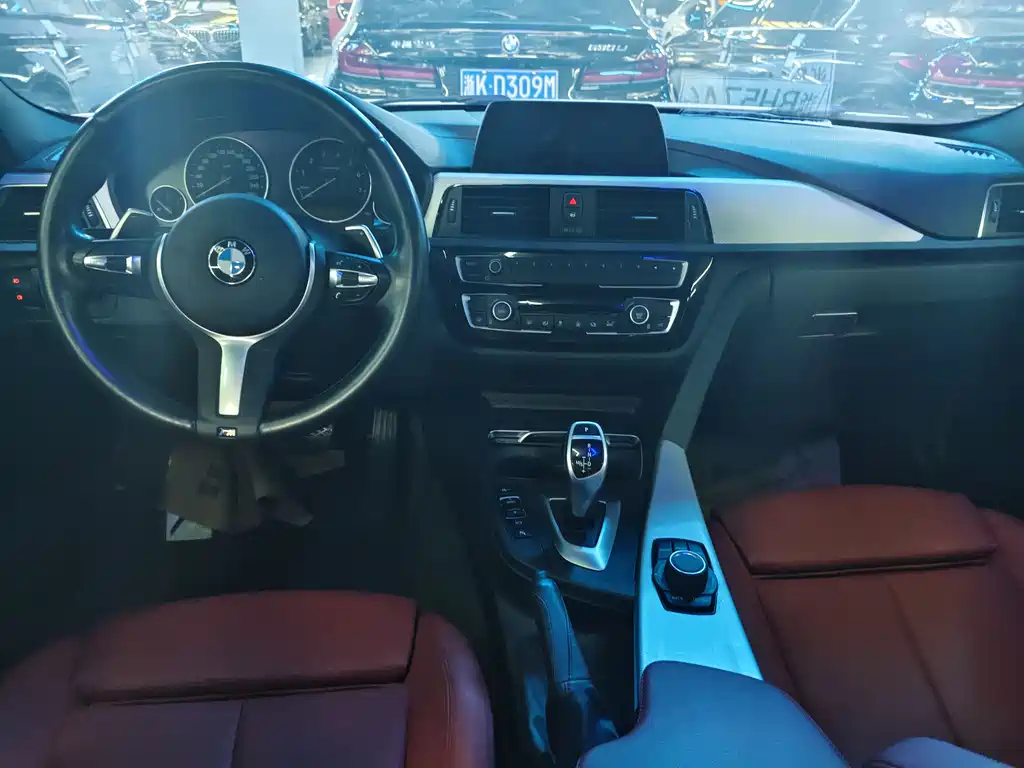 BMW 3 Series 2019 — фото 12