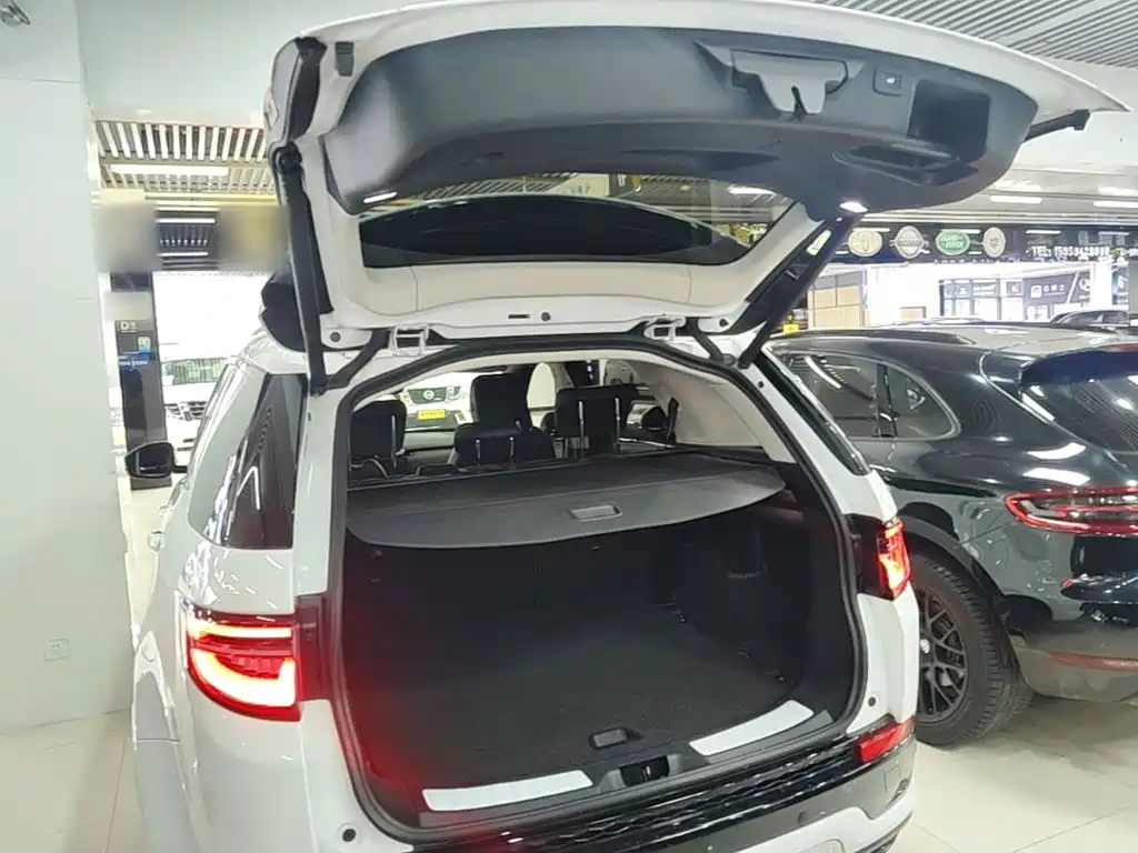 Land Rover Discovery Sport Hybrid 2024 — фото 19