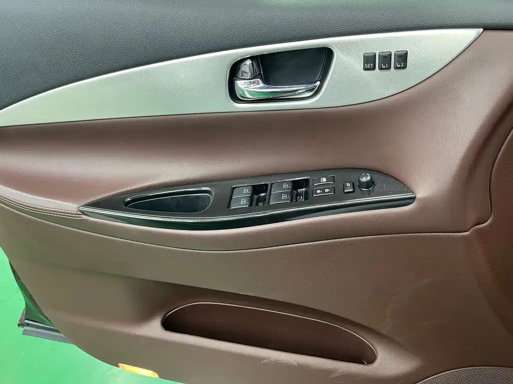 Infiniti QX50 2016 — фото 18