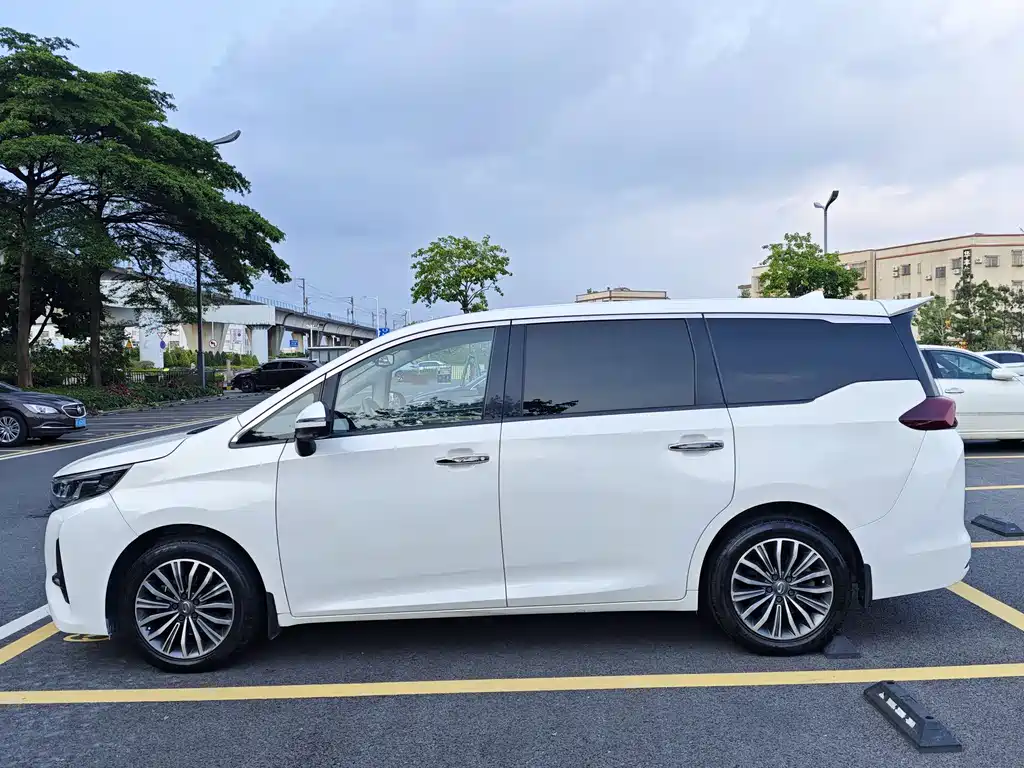 GAC Motor Trumpchi M6 2019 — фото 5
