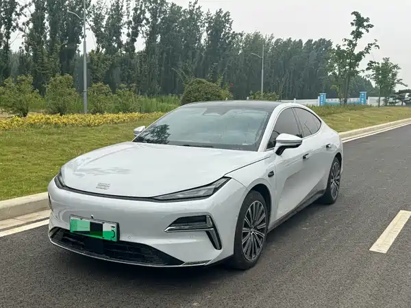 Geely Galaxy Starshine 8 2025
