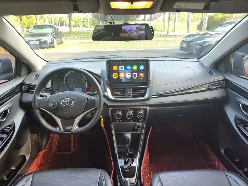 Toyota Yaris L 2021 — фото 13