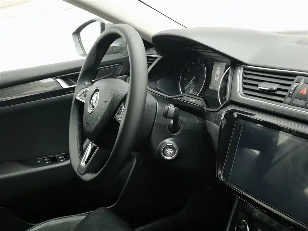 Skoda Superb 2015 — фото 22