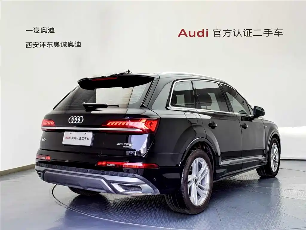 Audi Q7 2023 — фото 4