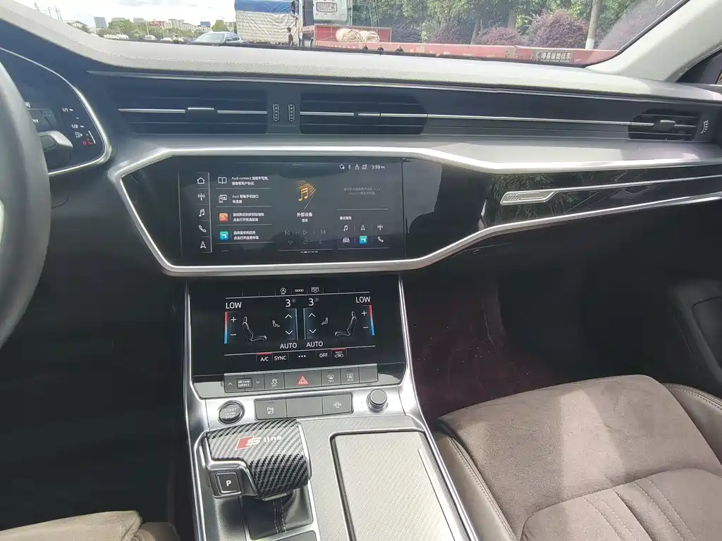 Audi A7L 2023 — фото 13