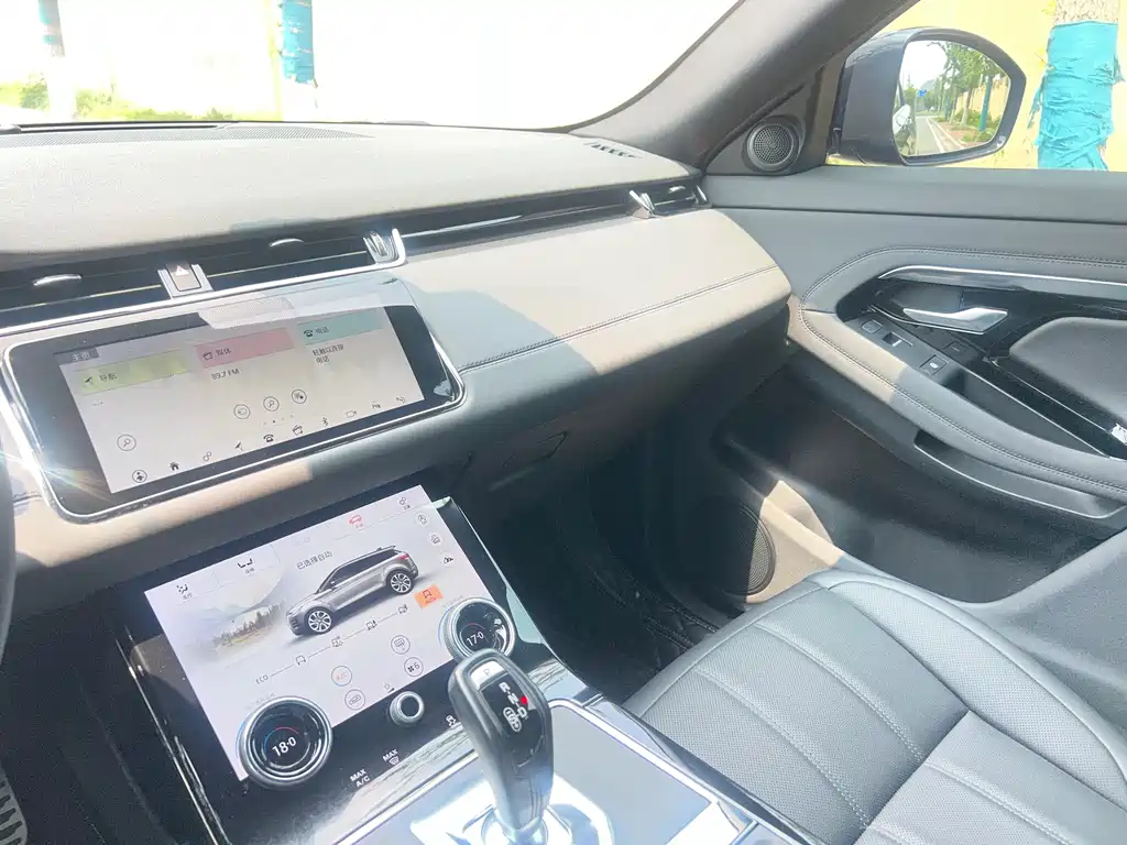 Land Rover Evoque 2021 — фото 12