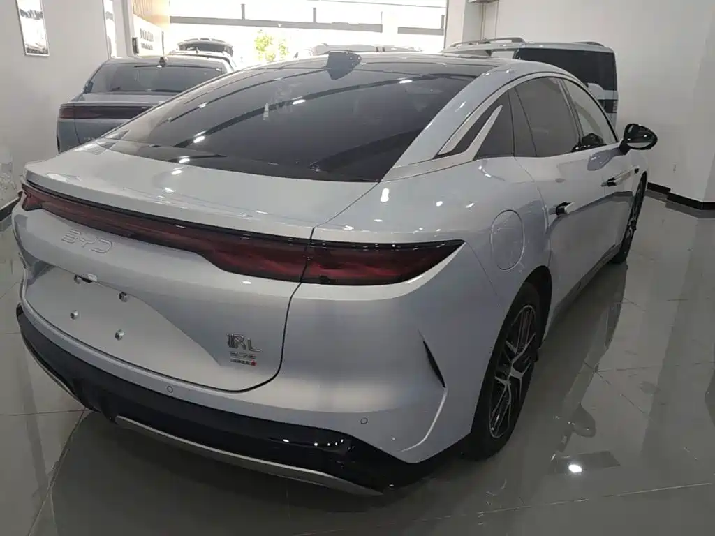 BYD Han L 2025