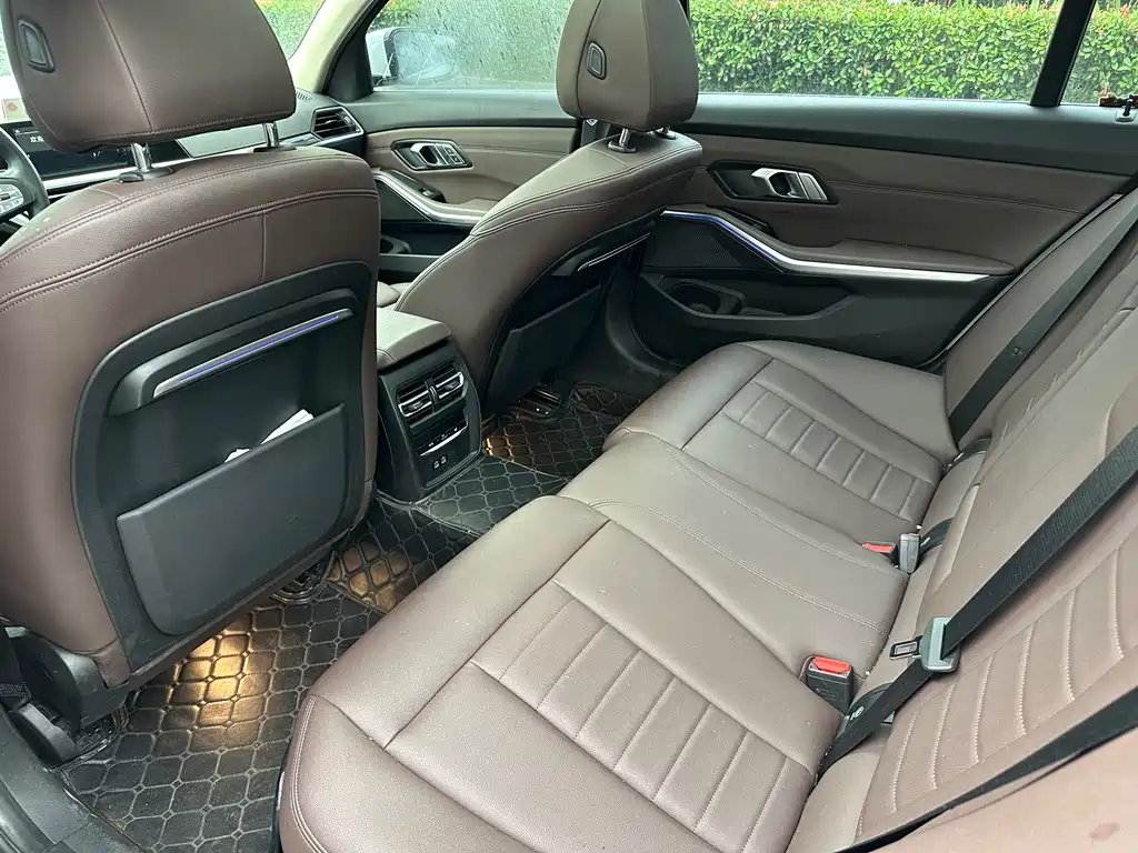 BMW 3 Series 2019 — фото 10