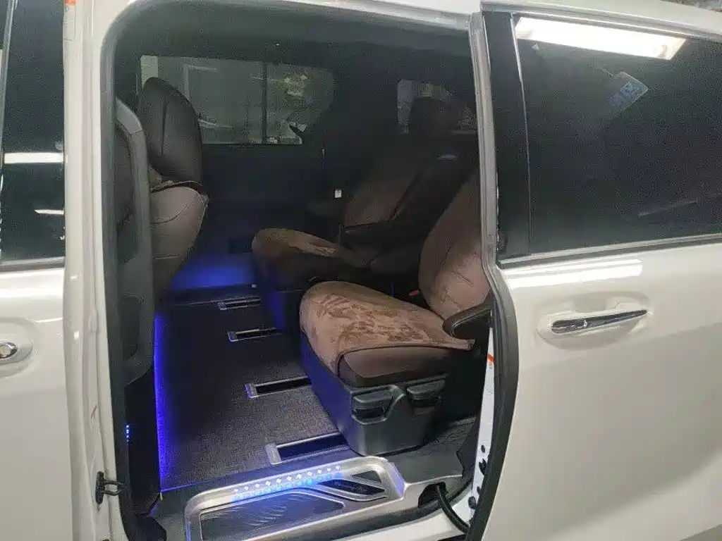 Toyota Granvia 2025