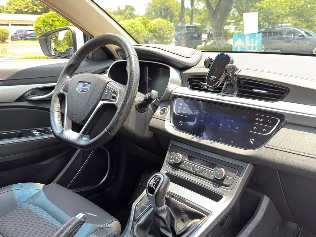 Geely Emgrand 2019 — фото 14