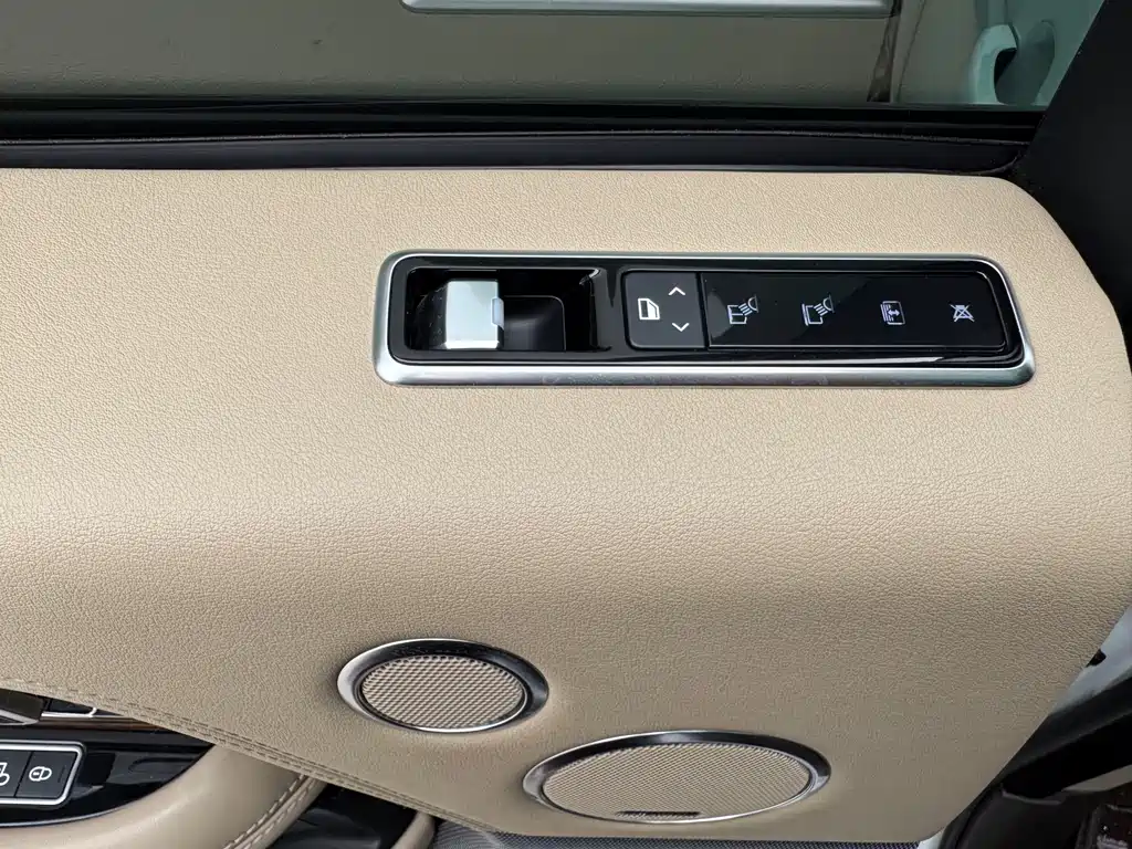 Land Rover Range Rover 2020 — фото 18