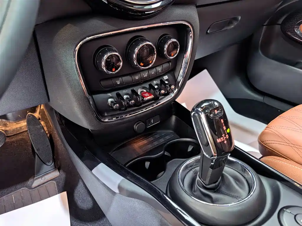 MINI Clubman 2020 — фото 11