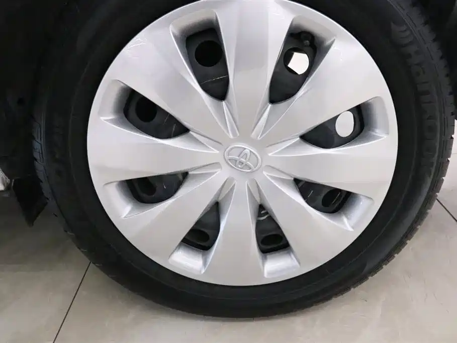 Toyota Yaris L 2020 — фото 14