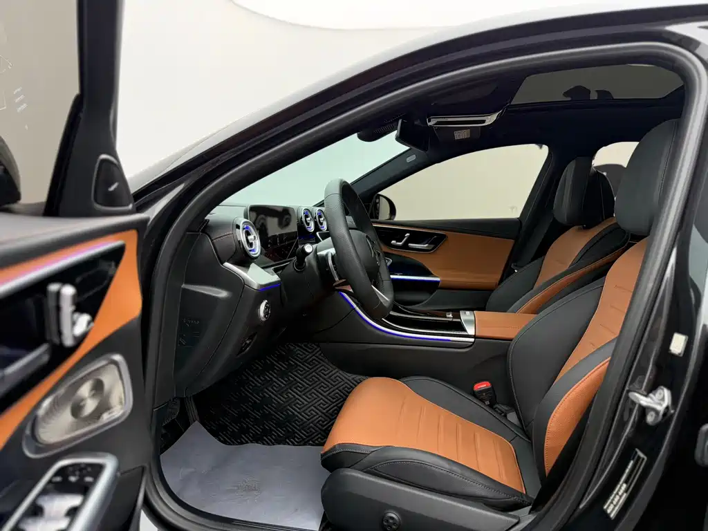 Mercedes-Benz C-Class 2023 — фото 5