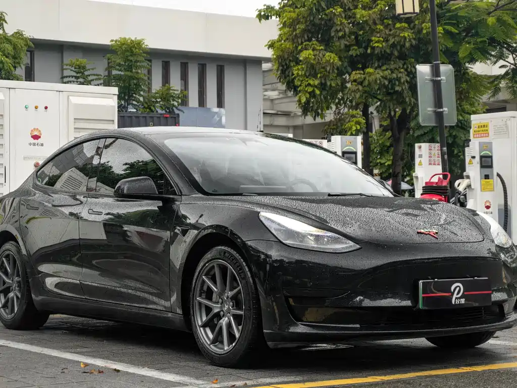 Tesla Model 3 2022 — фото 1