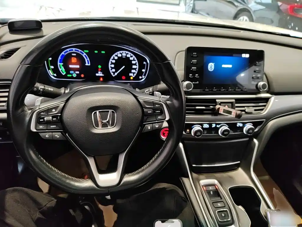 Honda Accord 2020 — фото 10