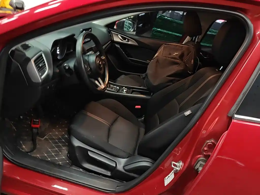 Mazda 3 Axela 2017 — фото 15