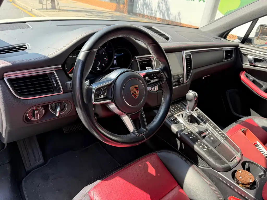 Porsche Macan 2017 — фото 6