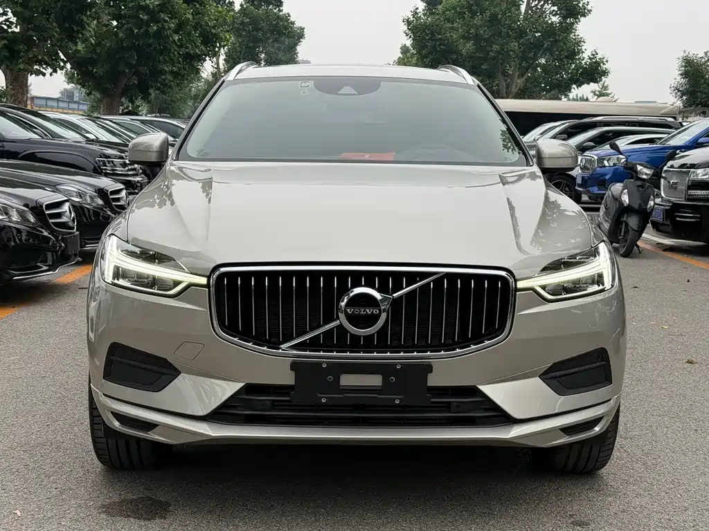 Volvo XC60 2018 — фото 2