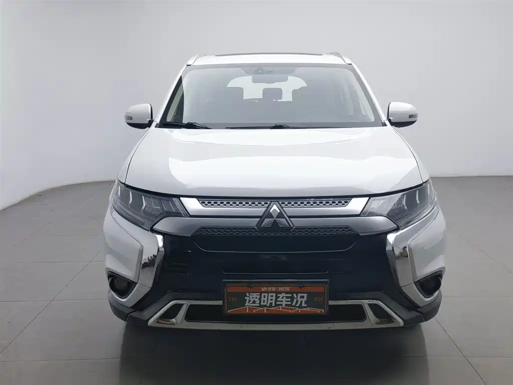 Mitsubishi Outlander 2019 — фото 3