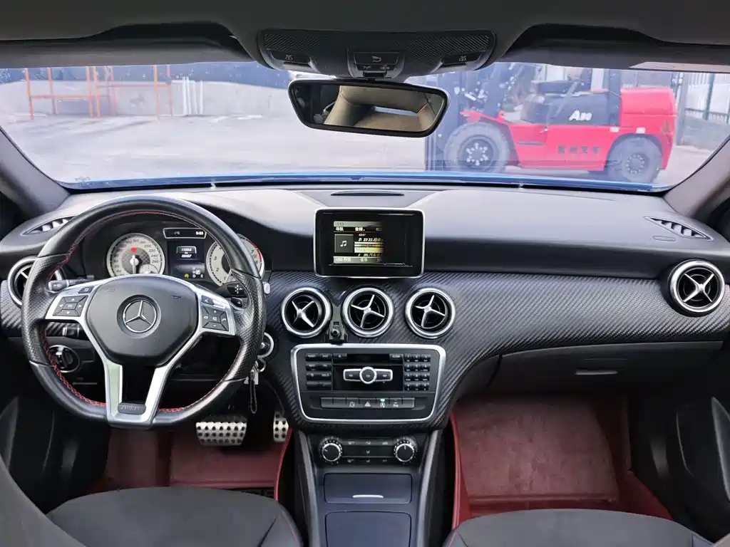 Mercedes-Benz A-Class 2015 — фото 8