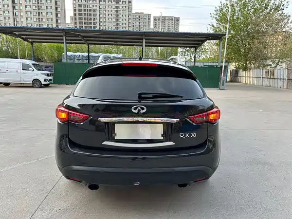 Infiniti FX 2011